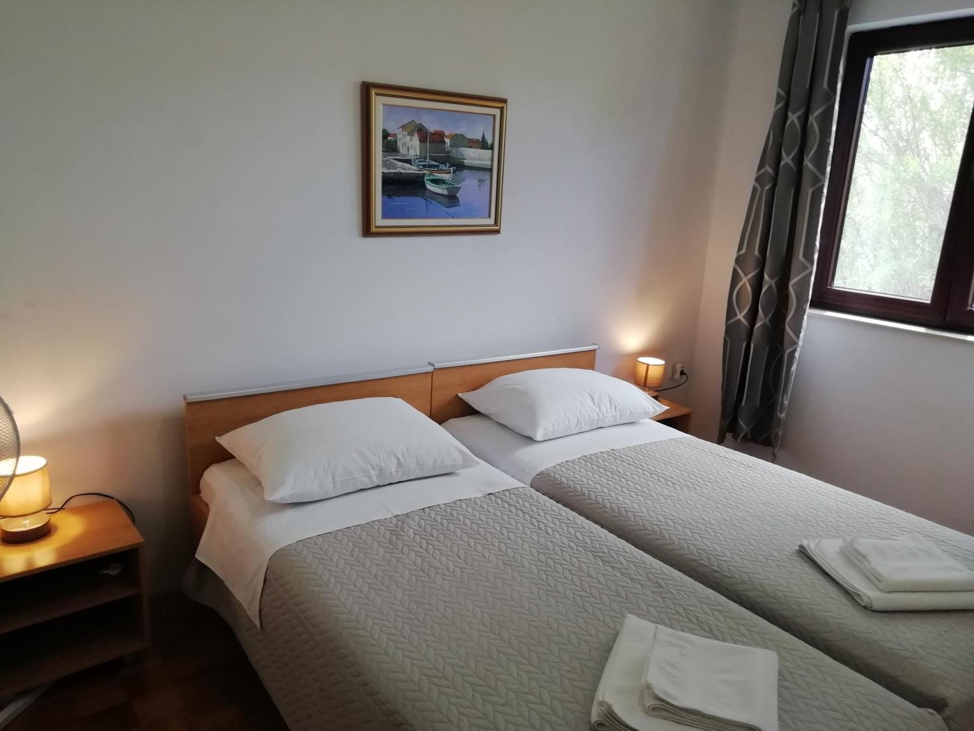 Apartments Valentina-B Nin Eksteriør billede