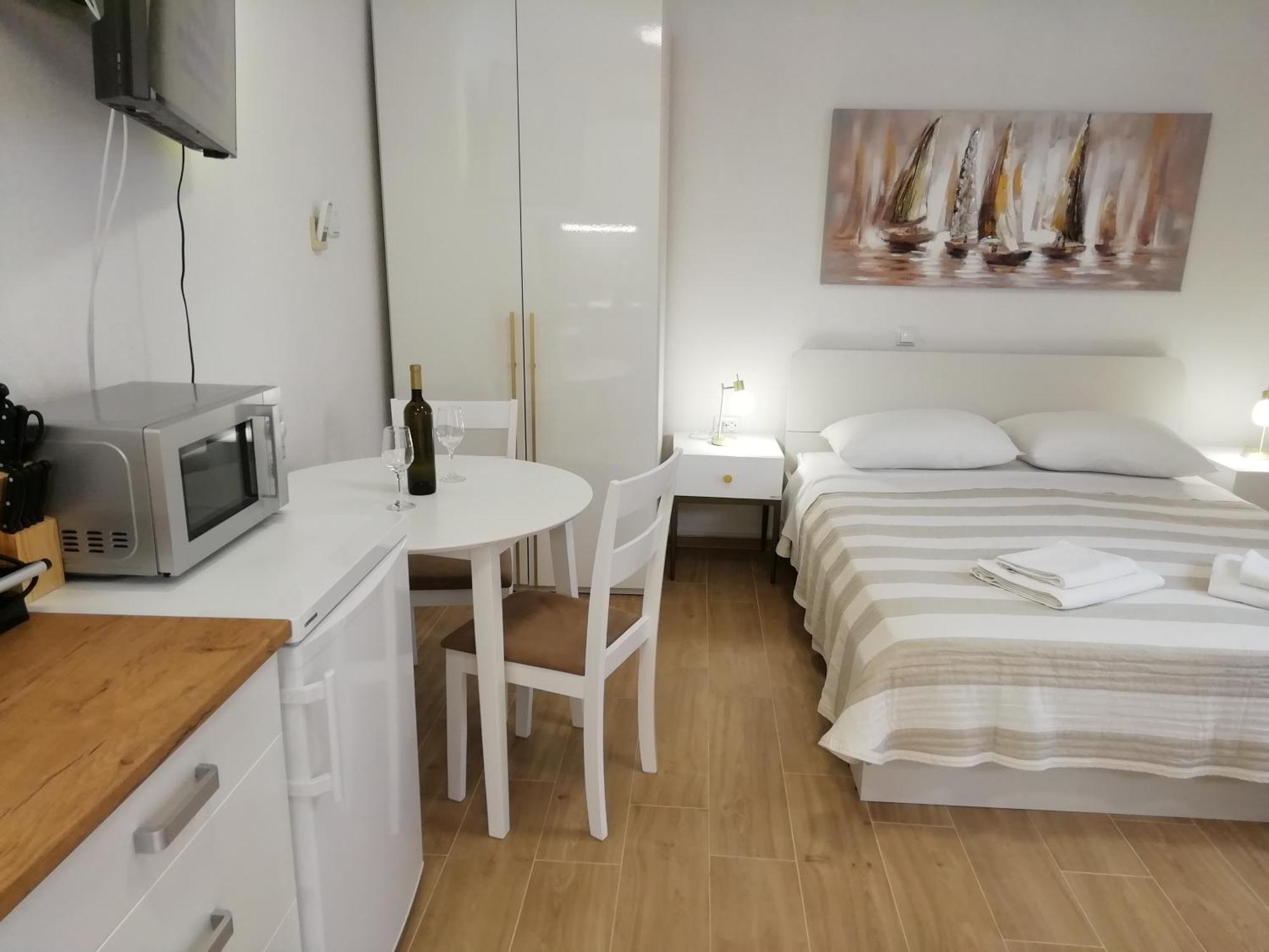 Apartments Valentina-B Nin Eksteriør billede