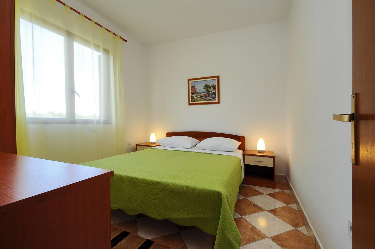 Apartments Valentina-B Nin Eksteriør billede