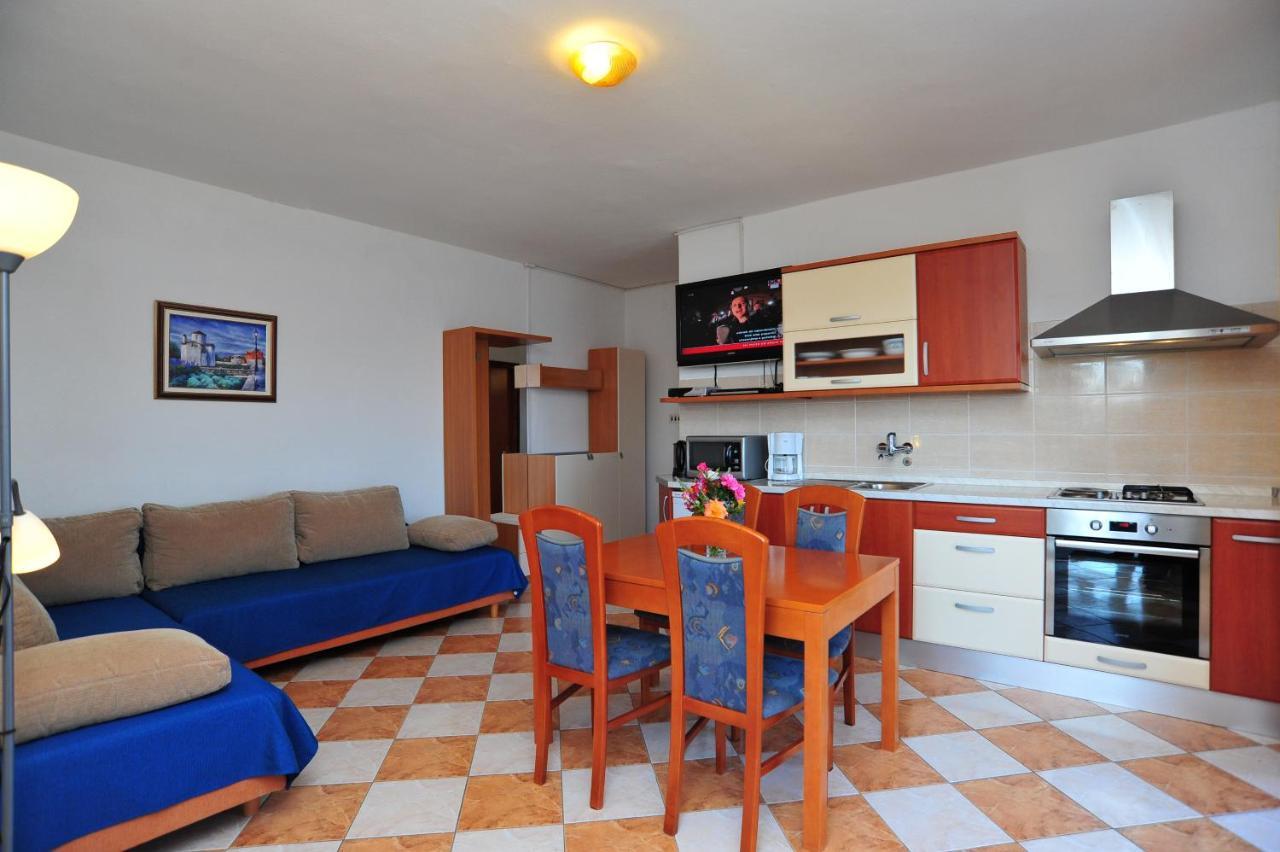 Apartments Valentina-B Nin Eksteriør billede