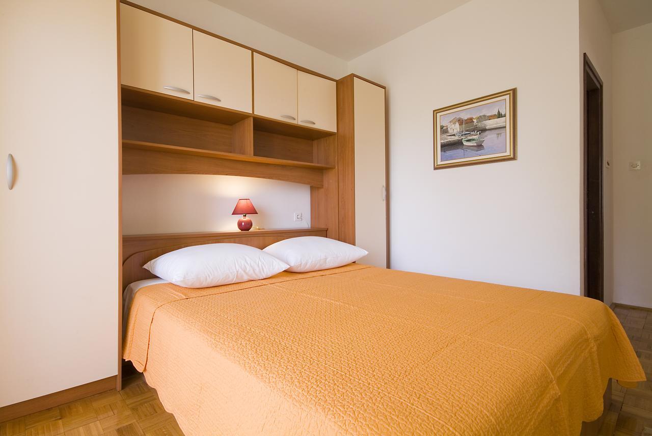 Apartments Valentina-B Nin Eksteriør billede